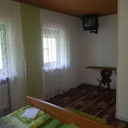 Landpension Zur Schwärzenburg Familie Zwicknagl Roding